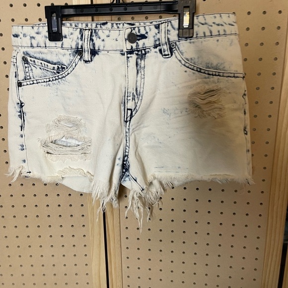 Volcom brand jeans stoned shorts size 7‎ - Picture 2 of 7